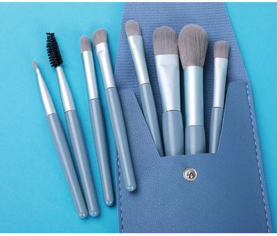 Portable soft hair makeup brush for travel and daily use